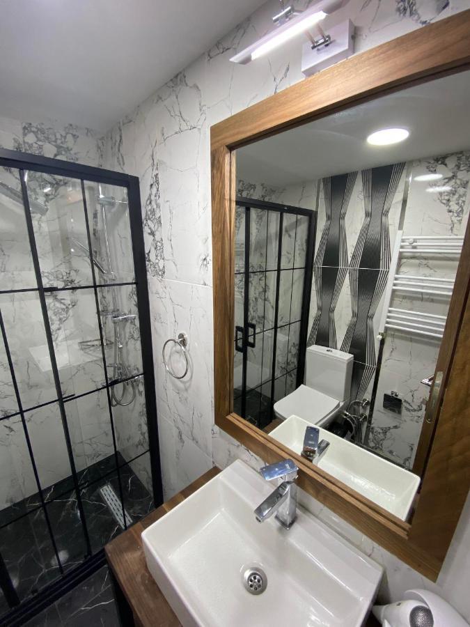 Alma Port Suites Istanbul Exteriör bild
